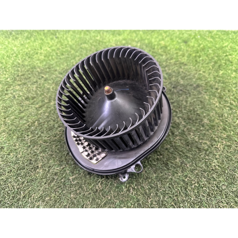 Мотор печки (отопление и кондиционирование) BMW 3-series F30 2015 2.0 64119350395