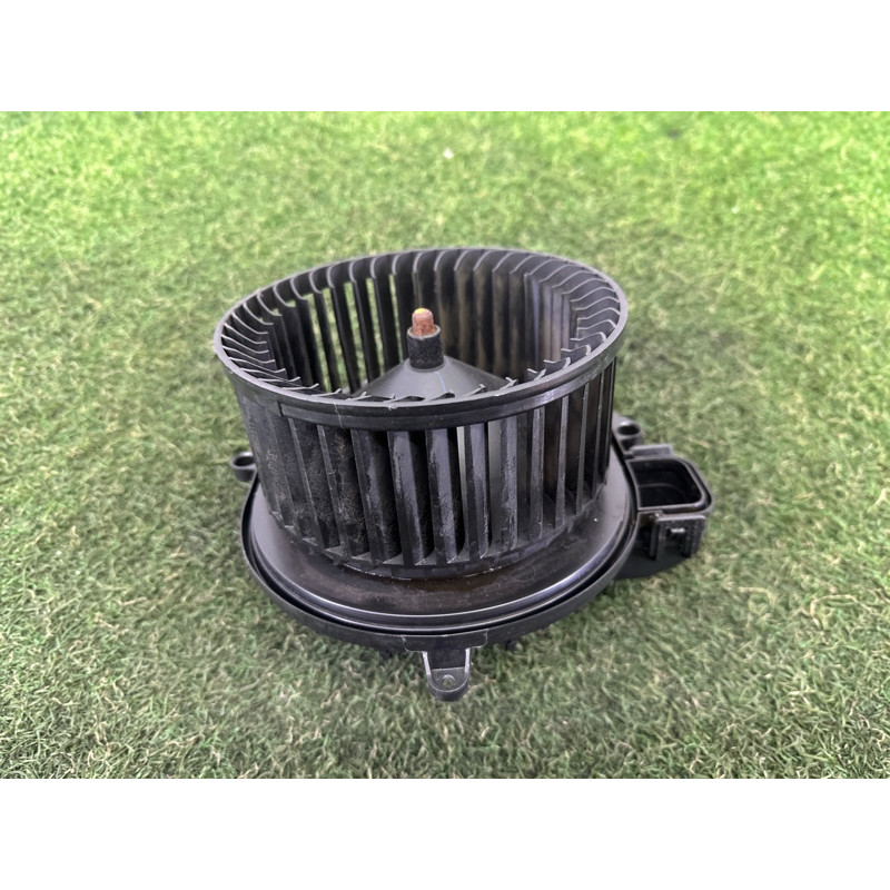 Мотор печки (отопление и кондиционирование) BMW 3-series F30 2015 2.0 64119350395