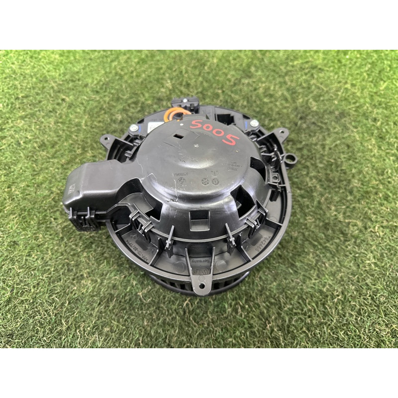 Мотор печки (отопление и кондиционирование) BMW 3-series F30 2015 2.0 64119350395