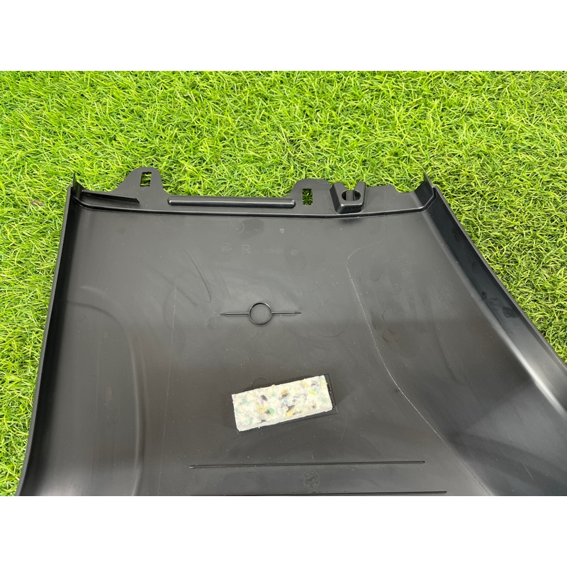 Обшивка стойки центральная (салон) Mercedes-Benz EQB 350 X243 2022 A24369098009051