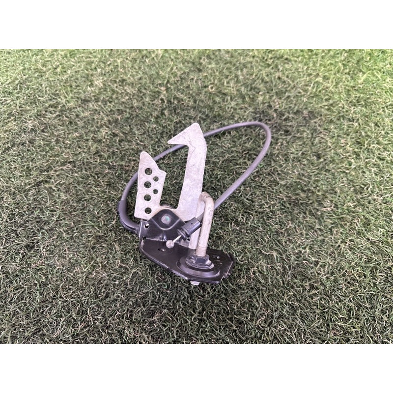 Ответная часть замка капота (кузов и элементы) BMW 7-series F01 2011 3.0 N54 51237183763