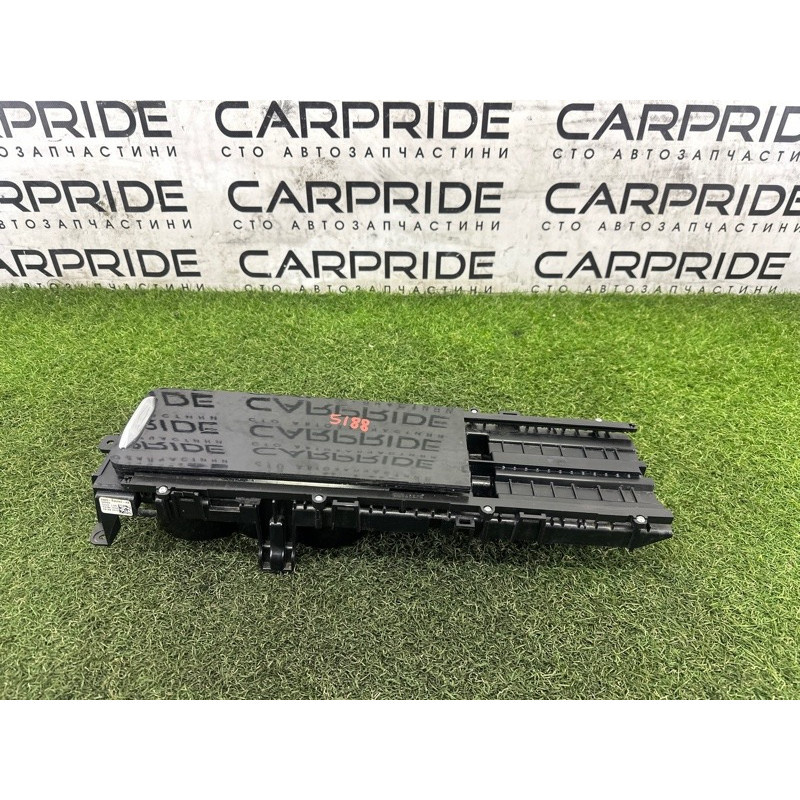 Подстаканник (салон) LAND ROVER RANGE ROVER Sport L494 2016 3.0 Diesel LR054752