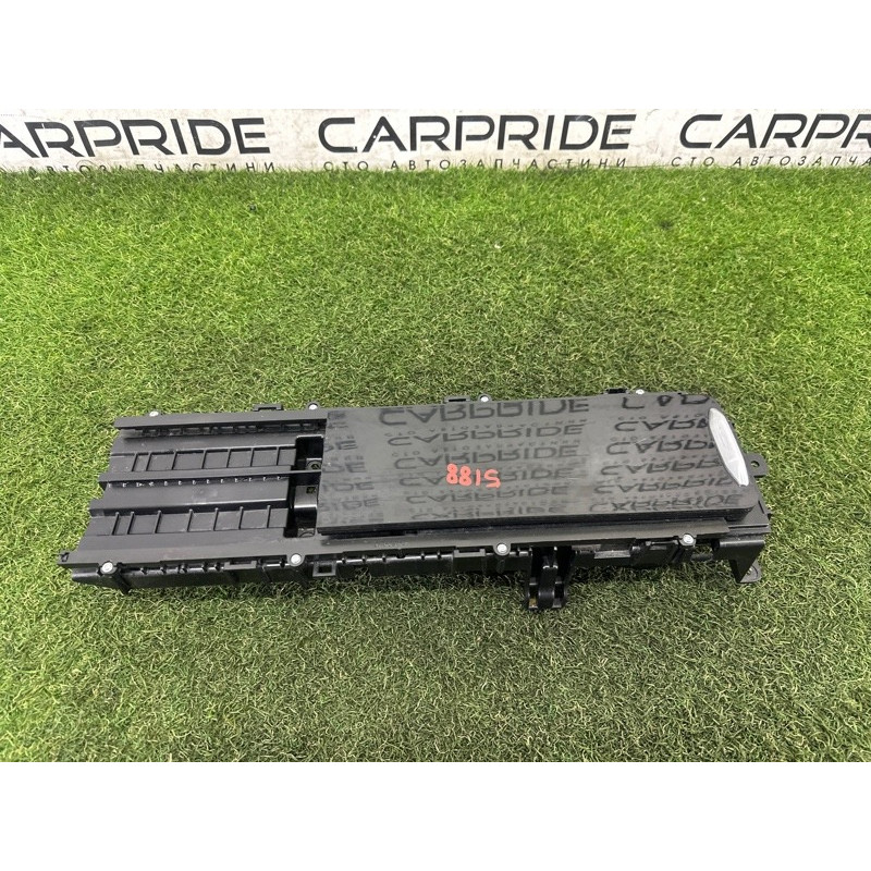 Подстаканник (салон) LAND ROVER RANGE ROVER Sport L494 2016 3.0 Diesel LR054752