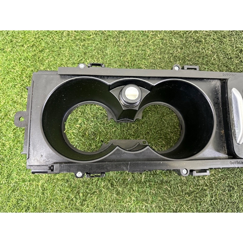 Подстаканник (салон) LAND ROVER RANGE ROVER Sport L494 2016 3.0 Diesel LR054752