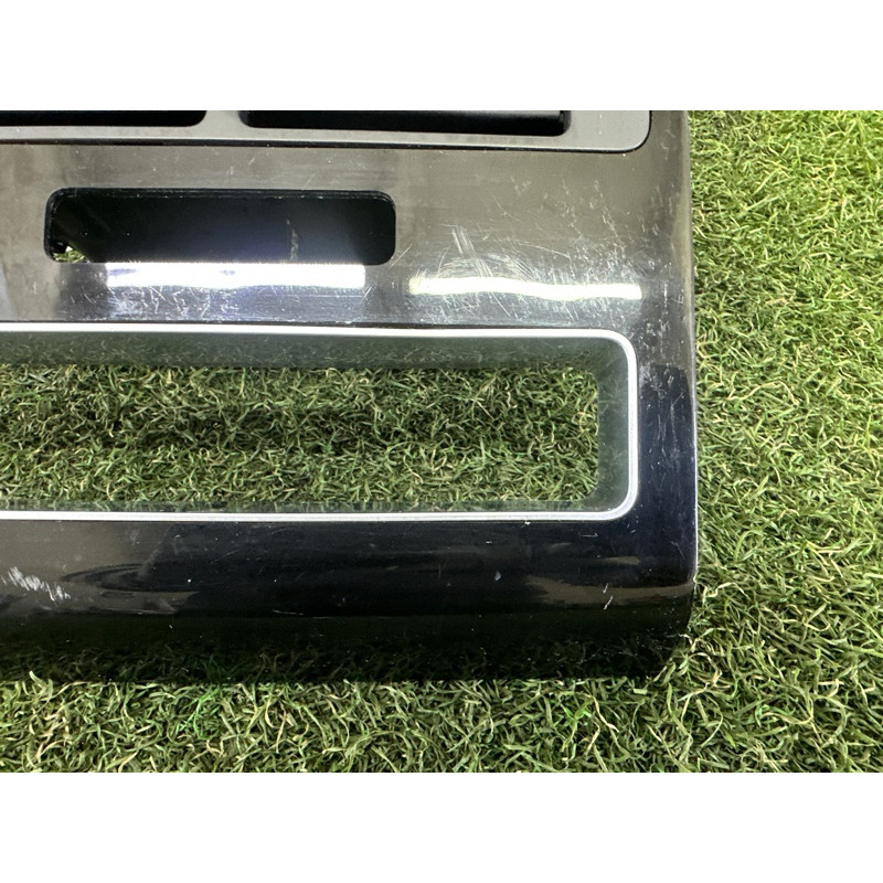 Накладка центральной консоли (салон) LAND ROVER RANGE ROVER Sport L494 2016 3.0 Diesel LR039640