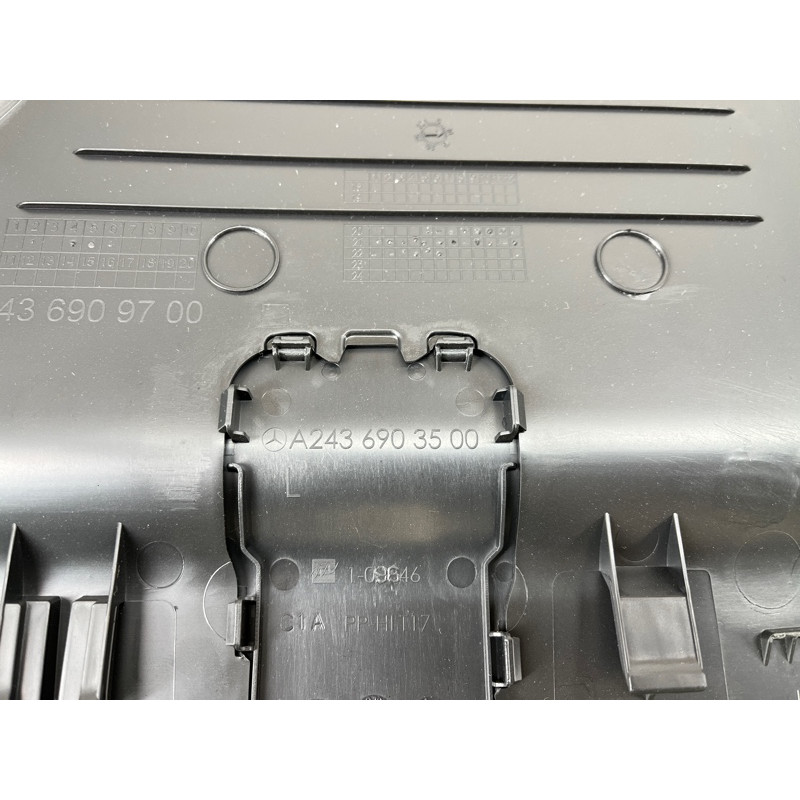 Обшивка стойки центральная (салон) Mercedes-Benz EQB 350 X243 2022 A24369097009051