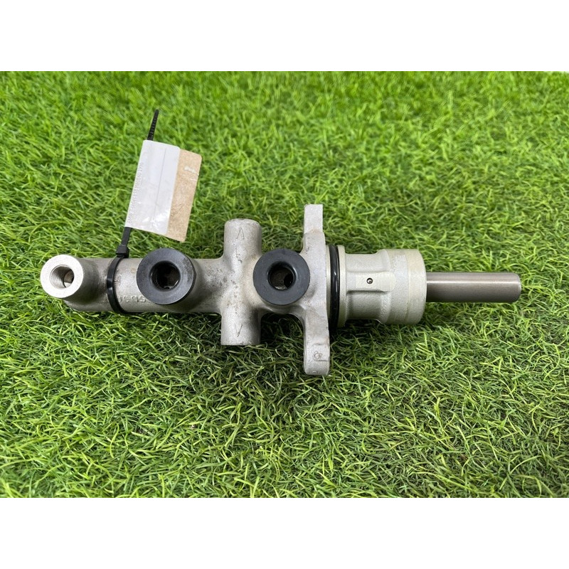 Главный тормозной цилиндр (тормозная система) BMW 7-series E38 1996 M60B40 34311165543