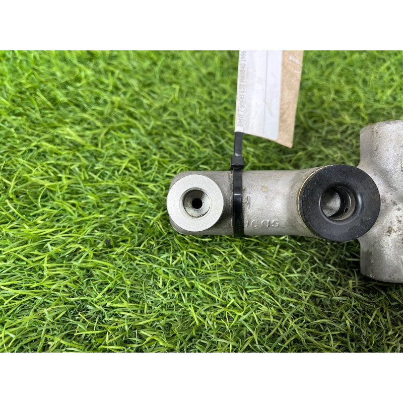 Главный тормозной цилиндр (тормозная система) BMW 7-series E38 1996 M60B40 34311165543