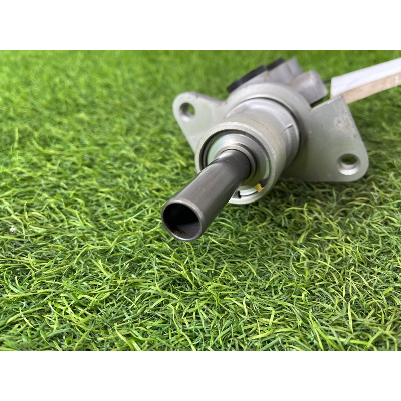 Главный тормозной цилиндр (тормозная система) BMW 7-series E38 1996 M60B40 34311165543