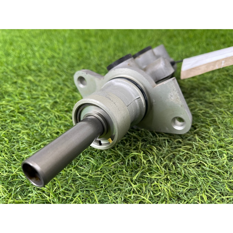 Главный тормозной цилиндр (тормозная система) BMW 7-series E38 1996 M60B40 34311165543