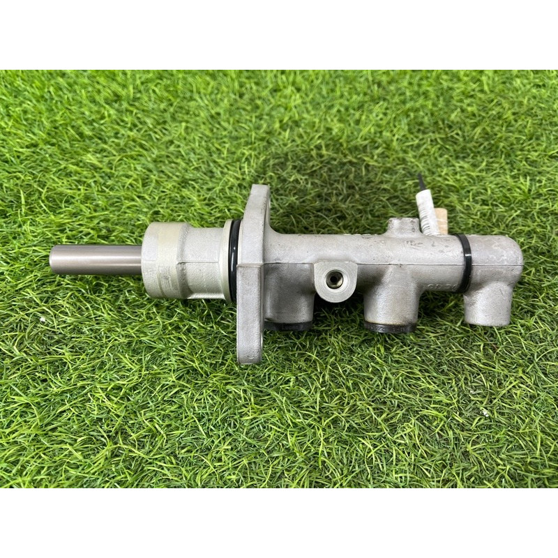 Главный тормозной цилиндр (тормозная система) BMW 7-series E38 1996 M60B40 34311165543