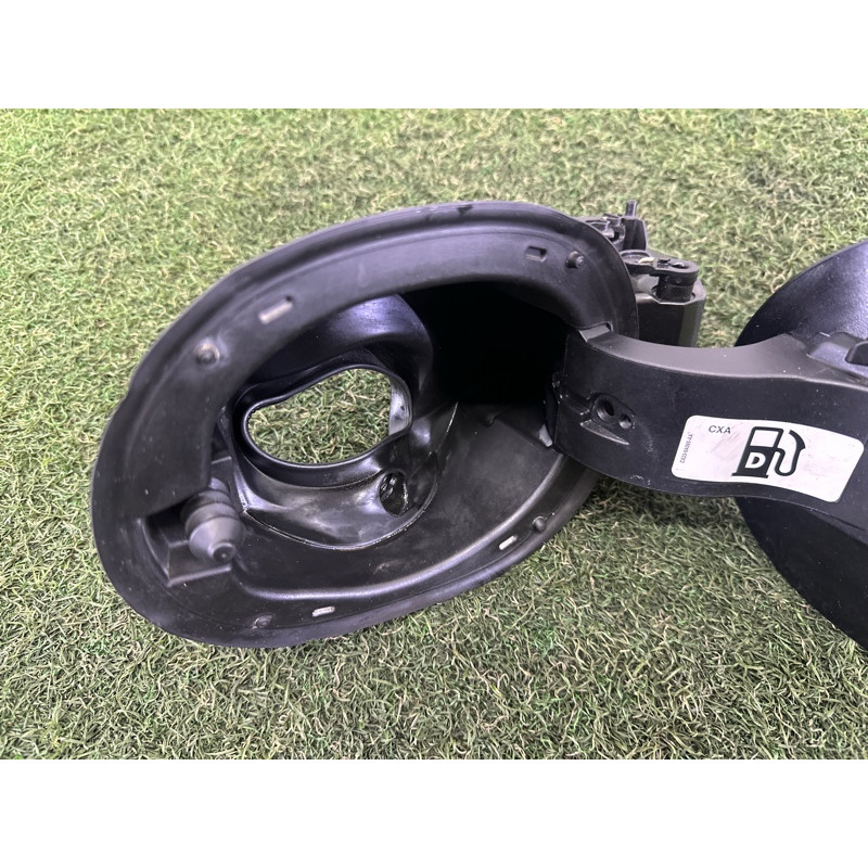 Лючок топливного бака (кузов и элементы) LAND ROVER RANGE ROVER Sport L494 2016 3.0 Diesel LR077481