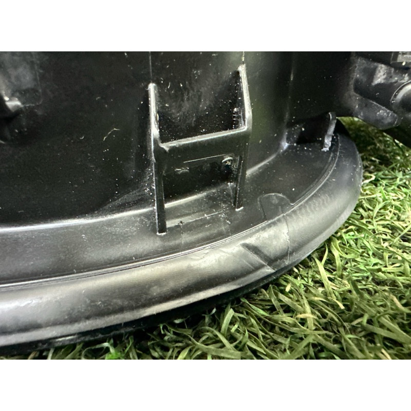 Лючок топливного бака (кузов и элементы) LAND ROVER RANGE ROVER Sport L494 2016 3.0 Diesel LR077481