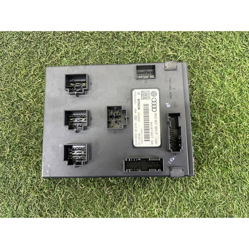 Модуль BCM (электрика / блоки управления) AUDI Q5 8R 2010 3.2 CALB 8K0907063P