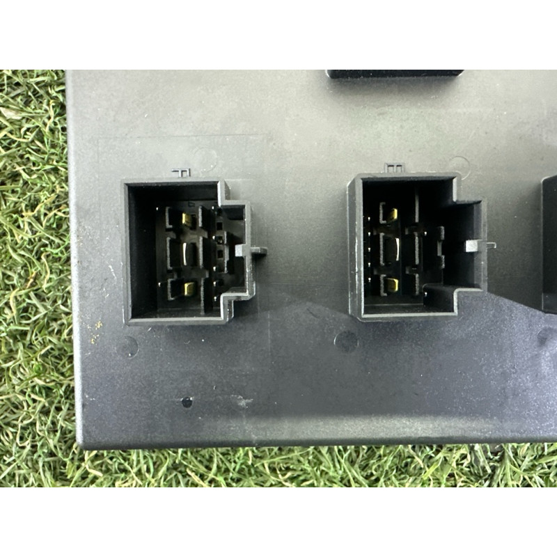 Модуль BCM (электрика / блоки управления) AUDI Q5 8R 2010 3.2 CALB 8K0907063P