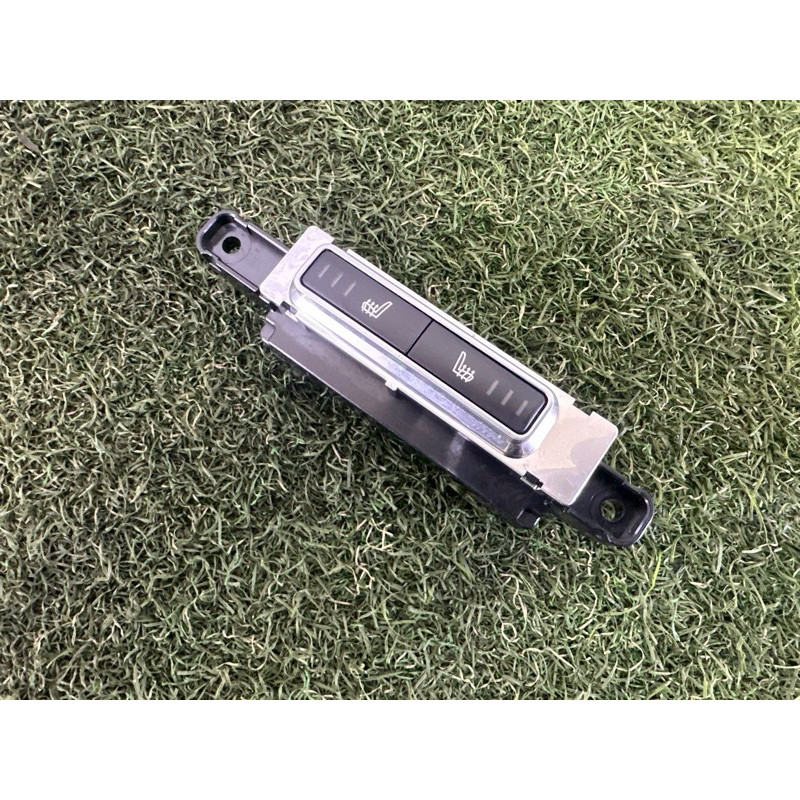 Кнопка подогрева сиденья (электрика / кнопки) LAND ROVER RANGE ROVER Sport L494 2016 3.0 Diesel LR071085