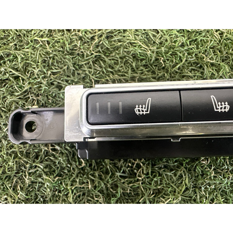Кнопка подогрева сиденья (электрика / кнопки) LAND ROVER RANGE ROVER Sport L494 2016 3.0 Diesel LR071085