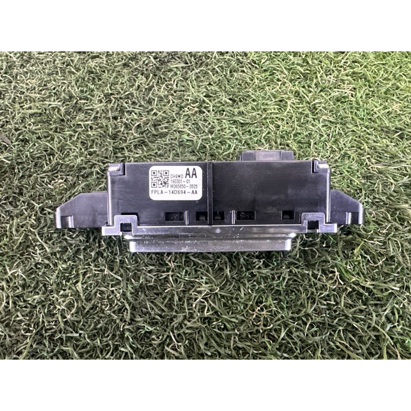 Кнопка подогрева сиденья (электрика / кнопки) LAND ROVER RANGE ROVER Sport L494 2016 3.0 Diesel LR071085