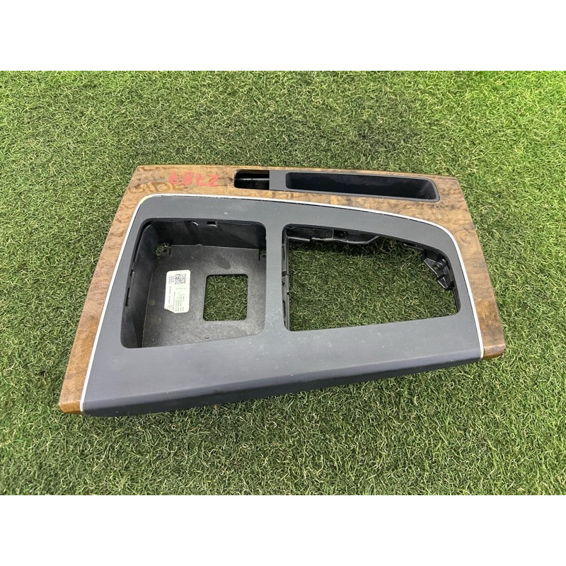 Декоративная накладка центральной консоли (салон) AUDI Q5 FY 2018 2.0 DAYB 80B864241C6PS