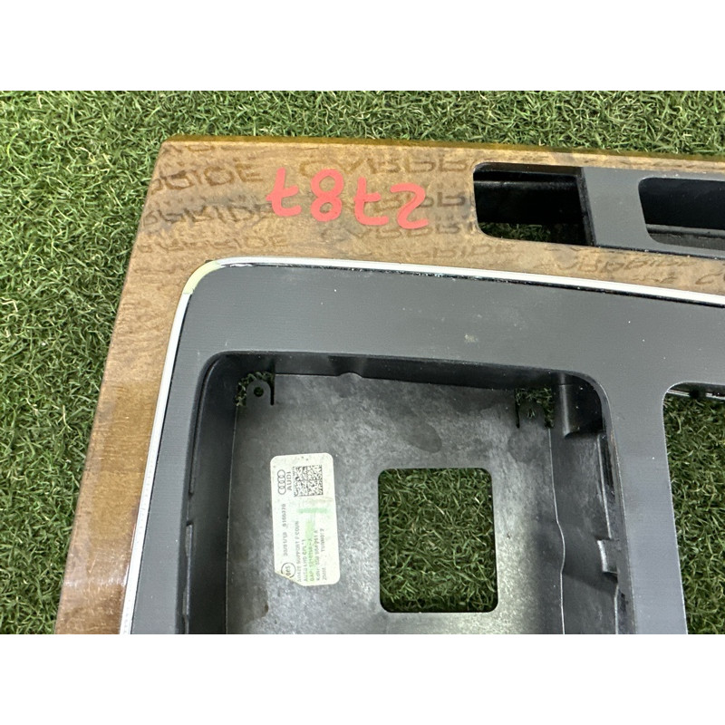 Декоративная накладка центральной консоли (салон) AUDI Q5 FY 2018 2.0 DAYB 80B864241C6PS