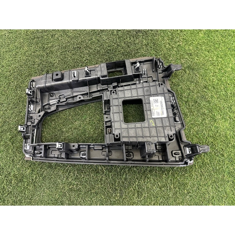 Декоративная накладка центральной консоли (салон) AUDI Q5 FY 2018 2.0 DAYB 80B864241C6PS