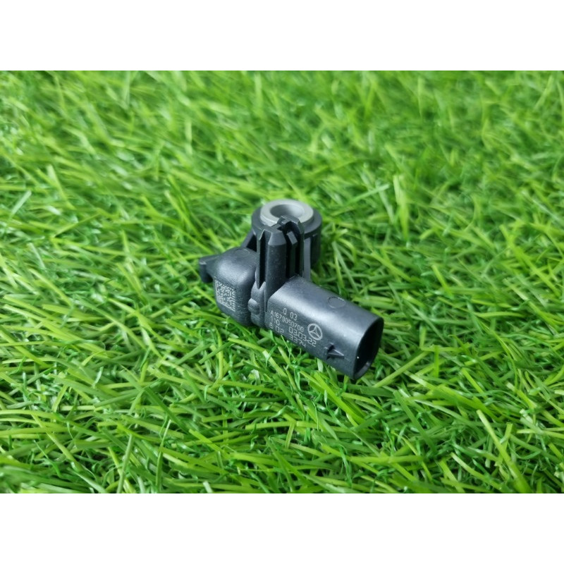 Датчик удара центральной стойки (airbag / безопасность) Mercedes-Benz EQB 350 X243 2022 A1679050700