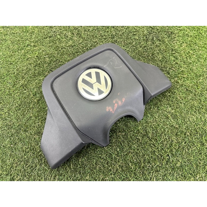 Декоративна кришка двигуна (двигун та елементи) Volkswagen Touareg NF 2012 3.0 Hybrid CGFA 7P0103926