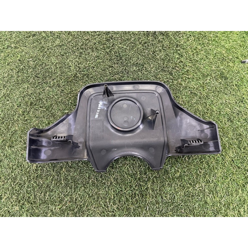 Декоративна кришка двигуна (двигун та елементи) Volkswagen Touareg NF 2012 3.0 Hybrid CGFA 7P0103926