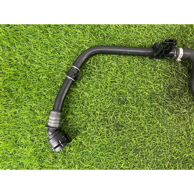 Патрубок (система охлаждения) Mercedes-Benz EQB 350 X243 2022 A2435002100