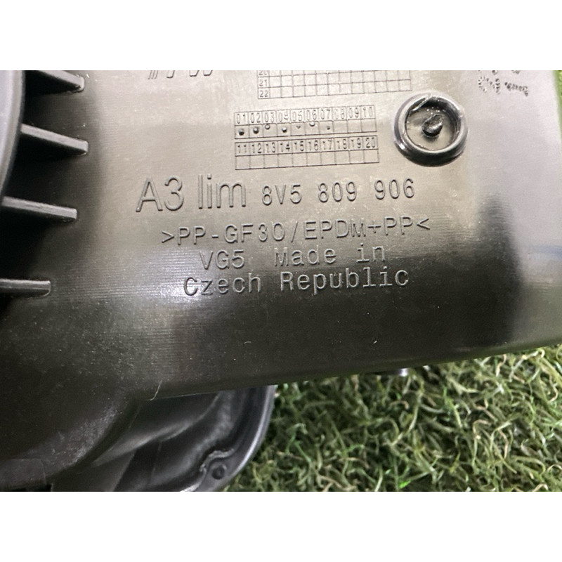 Лючок топливного бака (кузов и элементы) AUDI A3 8V 2016 1.8 CNSB 8V5809906