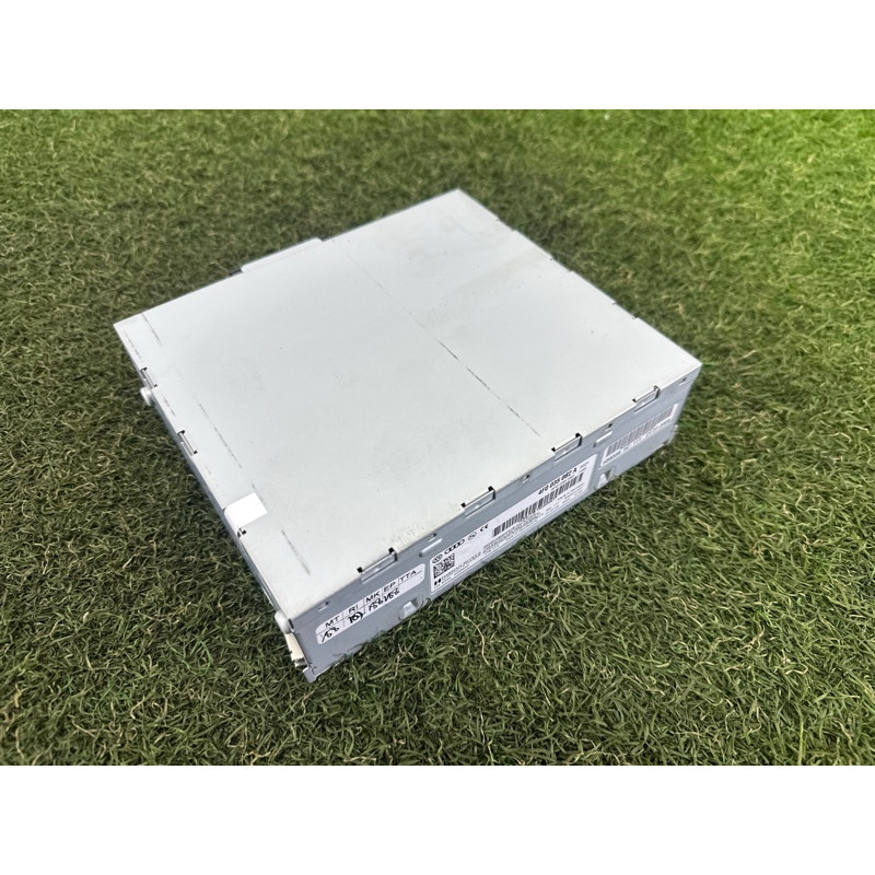 Блок радиоприемника (электрика / блоки управления) AUDI Q5 8R 2010 3.2 CALB 4F0035080A