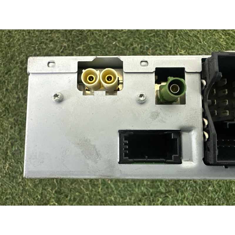 Блок радиоприемника (электрика / блоки управления) AUDI Q5 8R 2010 3.2 CALB 4F0035080A