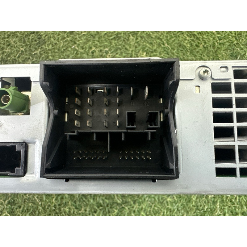 Блок радиоприемника (электрика / блоки управления) AUDI Q5 8R 2010 3.2 CALB 4F0035080A