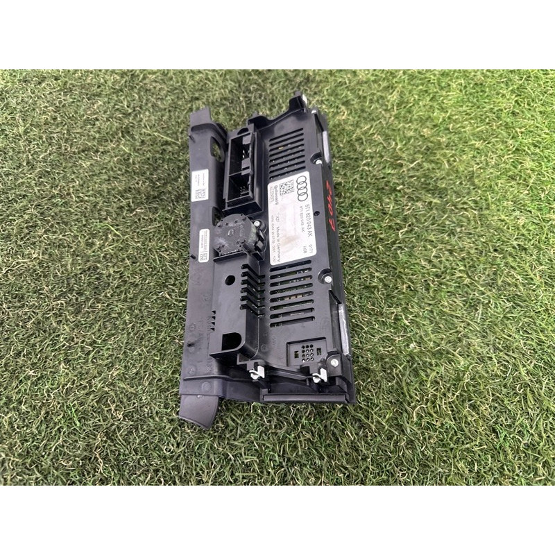 Панель управления климат-контролем (электрика / блоки управления) AUDI Q5 8R 2010 3.2 CALB 8T1820043AKXZF