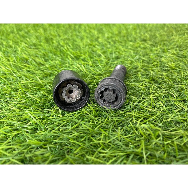 Комплект колёсных секреток (аксессуары) Mercedes-Benz EQB 350 X243 2022 A0019901707