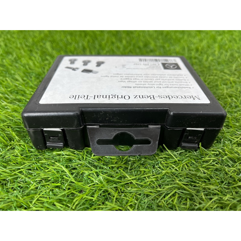 Комплект колёсных секреток (аксессуары) Mercedes-Benz EQB 350 X243 2022 A0019901707