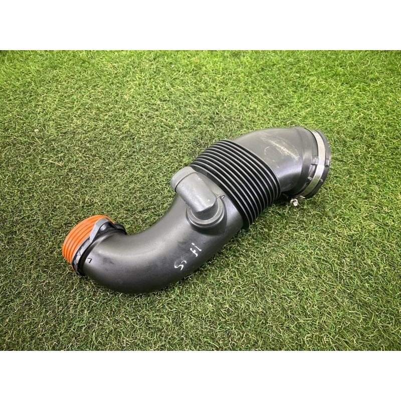 Патрубок интеркулера (двигатель и элементы) BMW X5 F15 2015 4.4 13717638569