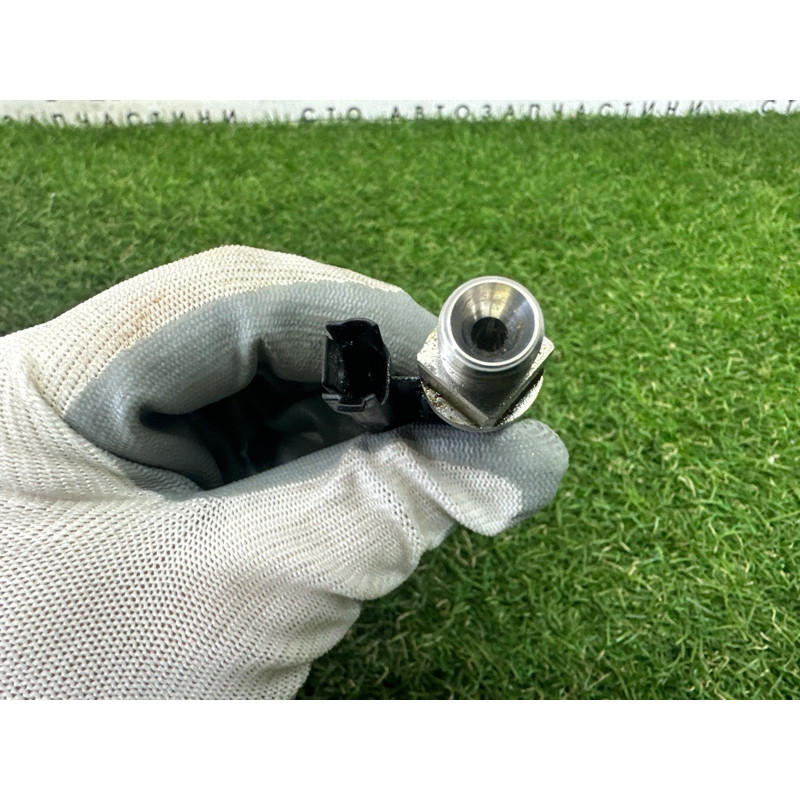 Форсунка топливная (топливная система) BMW X5 F15 2015 4.4 13538627842