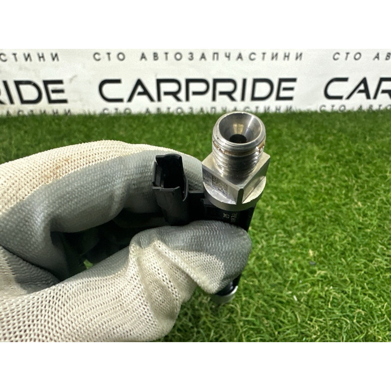 Форсунка топливная (топливная система) BMW X5 F15 2015 4.4 13538627842