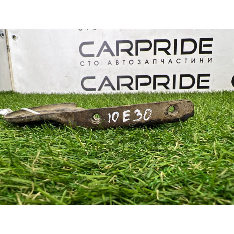 Кронштейн балки (підвіска) BMW 3-series E30 33321124465