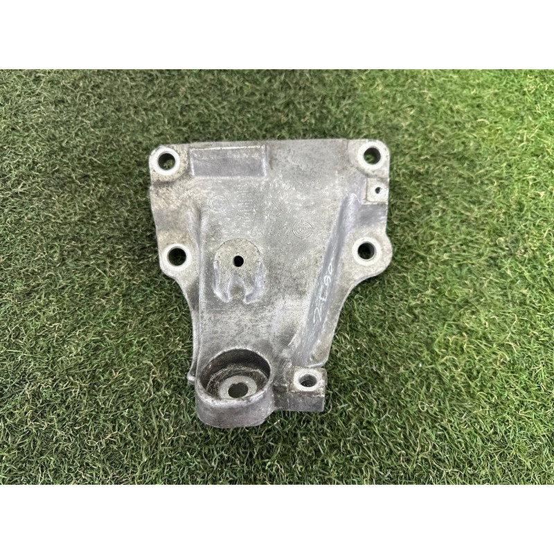 Кронштейн двигателя (кронштейны двигателя) BMW 3-series E90 2010 3.0 N54 22116770049