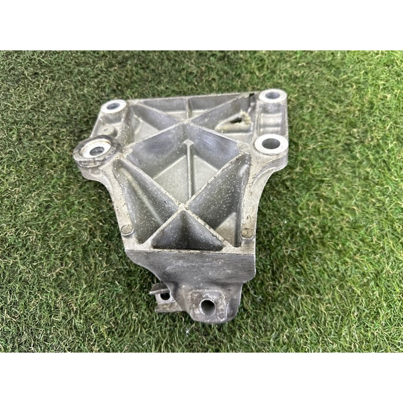 Кронштейн двигателя (кронштейны двигателя) BMW 3-series E90 2010 3.0 N54 22116770049