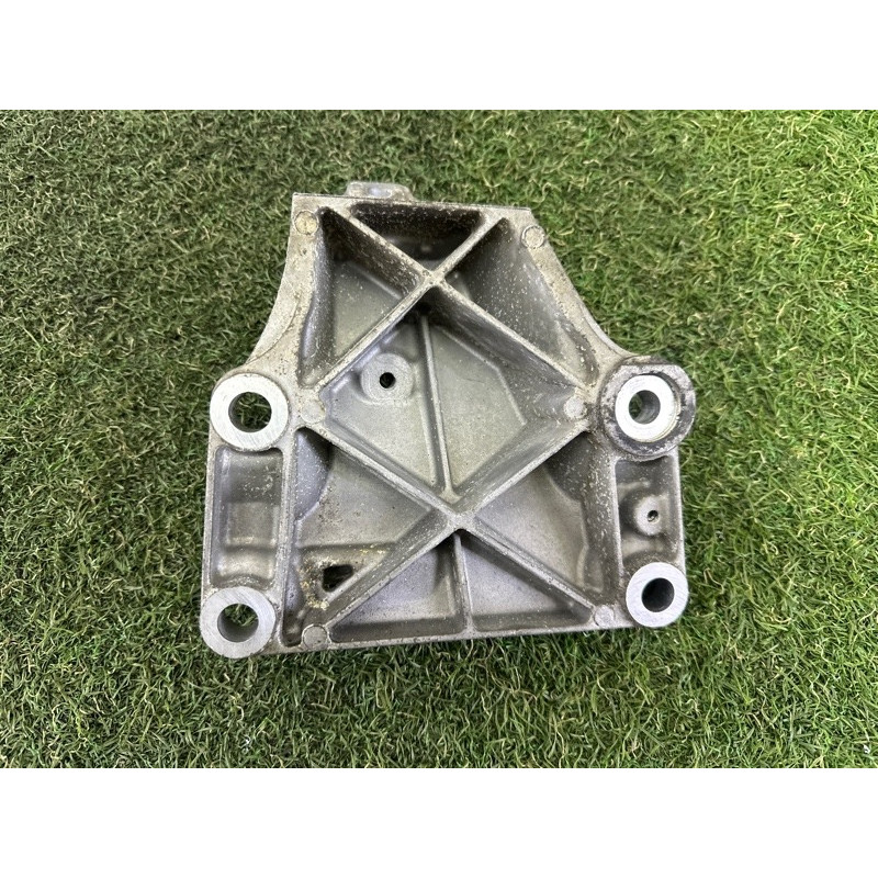 Кронштейн двигателя (кронштейны двигателя) BMW 3-series E90 2010 3.0 N54 22116770049