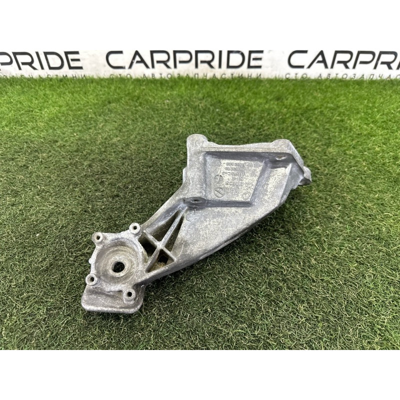 Кронштейн двигателя (кронштейны двигателя) BMW X5 F15 2015 4.4 22116882036