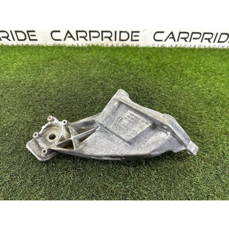 Кронштейн двигателя (кронштейны двигателя) BMW X5 F15 2015 4.4 22116882036