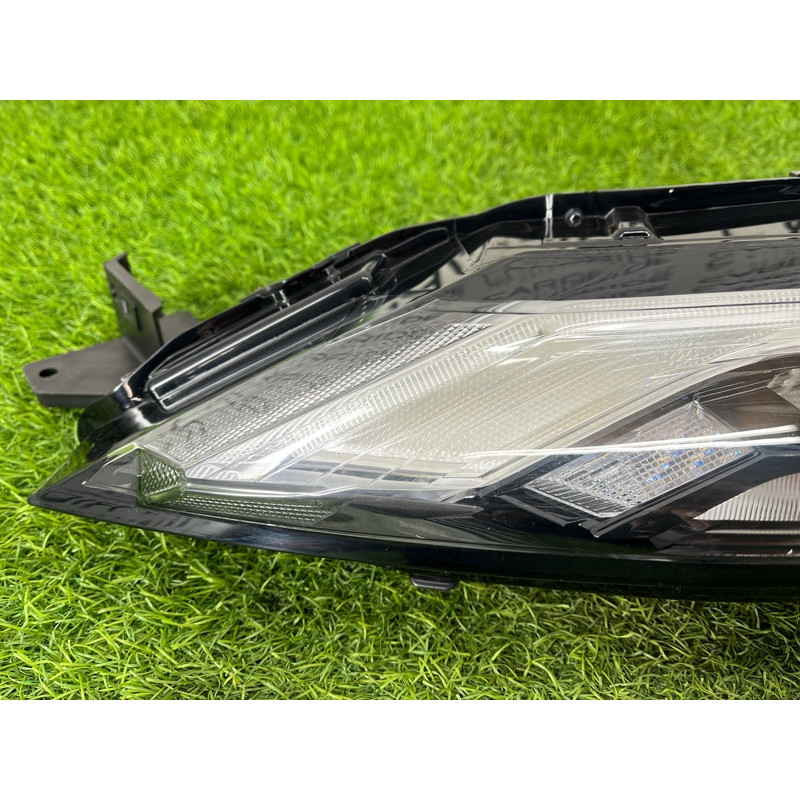 Фара (оптика) Nissan Rogue T33 2023 1.5 KR15DDT 261256RR0A