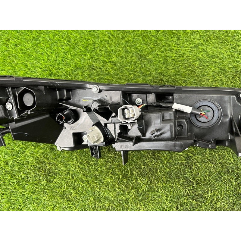 Фара (оптика) Nissan Rogue T33 2023 1.5 KR15DDT 261256RR0A