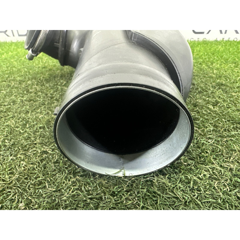 Патрубок воздушного фильтра (впускная система) BMW 3-series F30 2013 2.0 13717605045