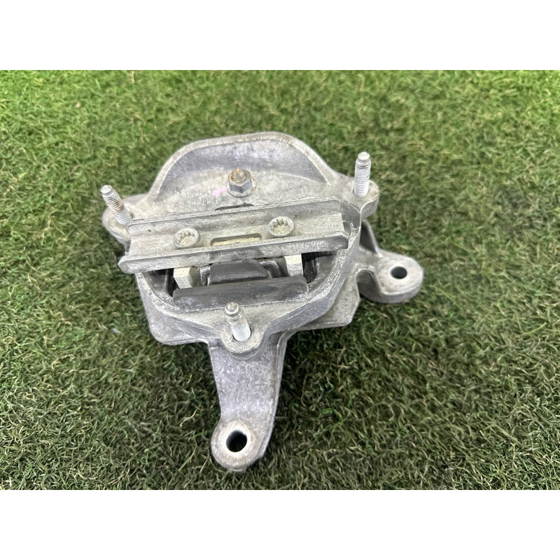 Подушка КПП (трансмиссия) AUDI Q5 8R 2012 3.2 8K0399115BS