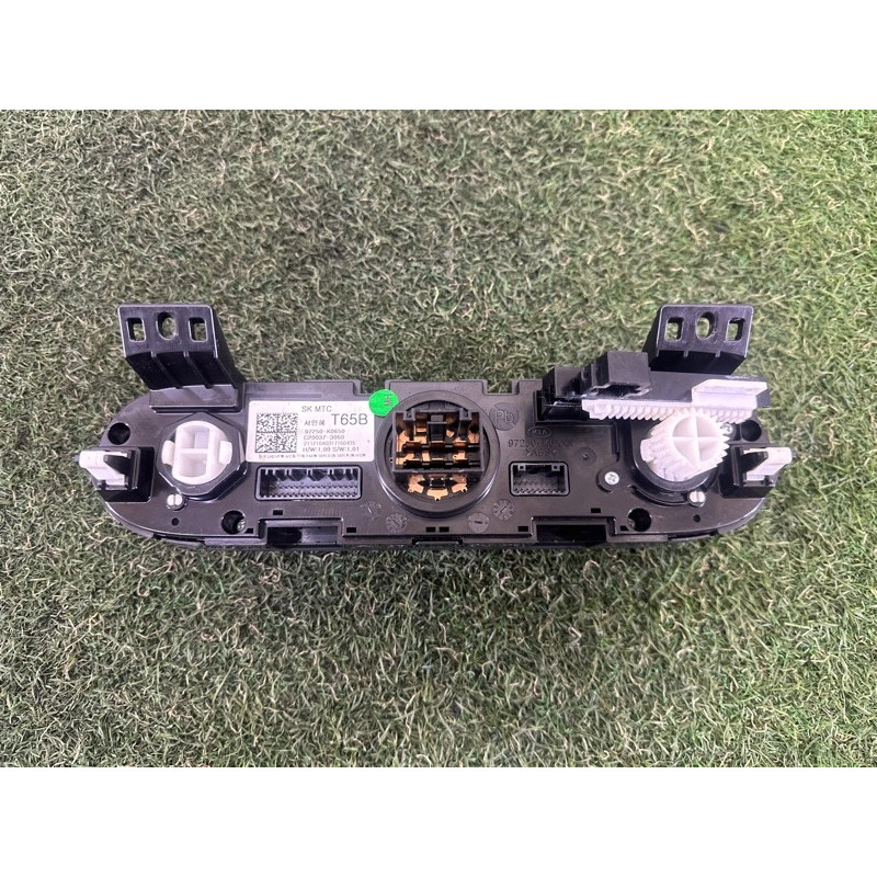 Панель управления климат-контролем (электрика / блоки управления) KIA Soul 3 2022 2.0 97250K0650WK